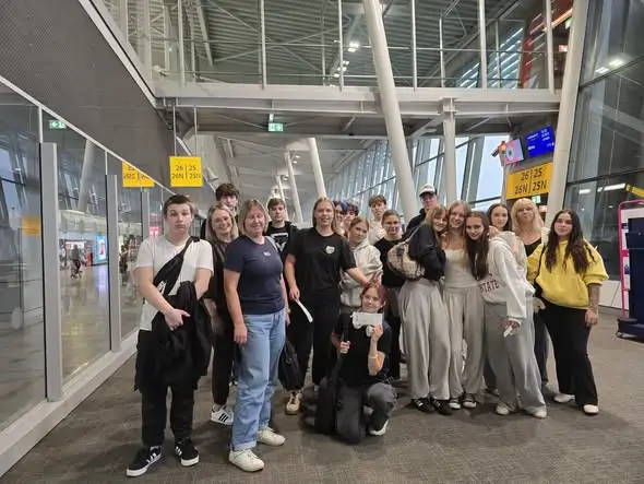 Uczniowie z Reszla rozpoczęli dwutygodniowy staż zawodowy w Grecji w ramach Erasmus+