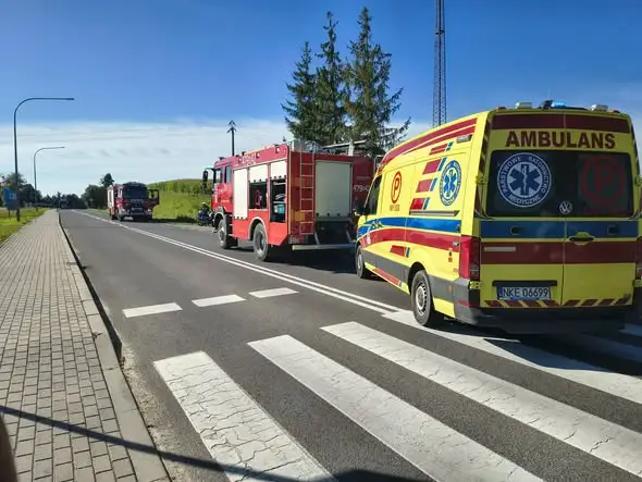 Dachowanie w Srokowie. Kierująca wyszła z auta o własnych siłach