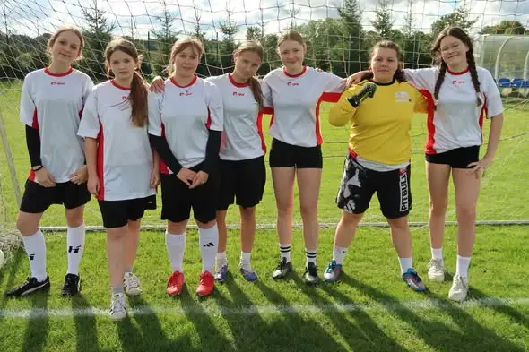 Gminna inauguracja sportowa w Łazdojach – turniej piłki nożnej zakończony sukcesem