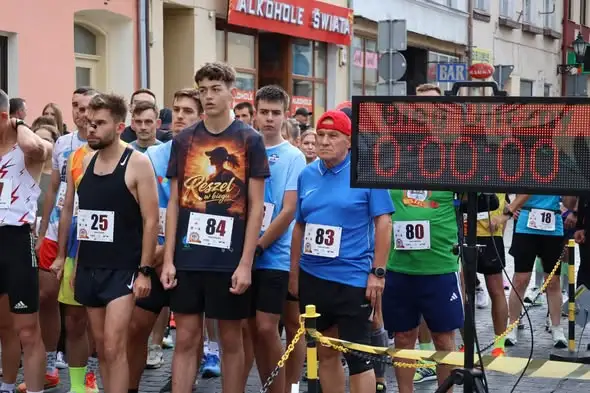 VI Bieg Warmiński w Reszlu: sportowa rywalizacja i wspólna radość na mecie