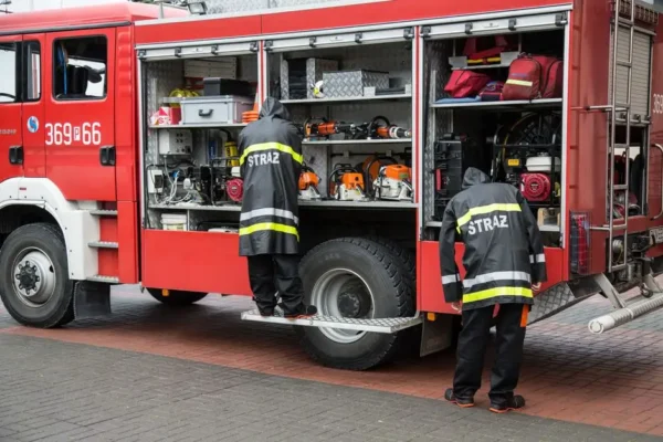 Powiatowe Zawody Sportowo-Pożarnicze OSP w Kętrzynie – emocje, rywalizacja i piknik