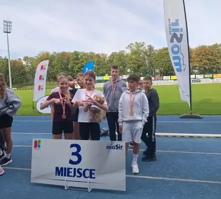 Kętrzyn: sztafeta „Kętrzyński Niedźwiadek” – uczniowie pięciokrotnie na podium