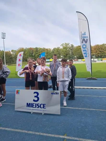 Kętrzyn: sztafeta „Kętrzyński Niedźwiadek” – uczniowie pięciokrotnie na podium