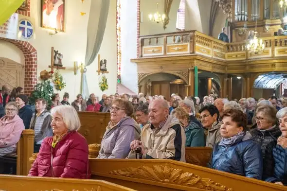 Barokowe brzmienia w Sątocznie – koncert organowy przyciągnął tłumy