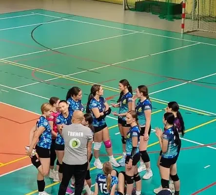 Siatkarki GLKS Jurand Barciany wygrały 3:2 z MKS Kris-Bus Zryw-Volley Iława