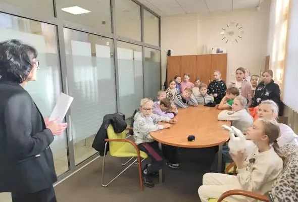 Kętrzyn: trzecioklasiści odwiedzili Bank Spółdzielczy i poznali tajniki pracy bankowca