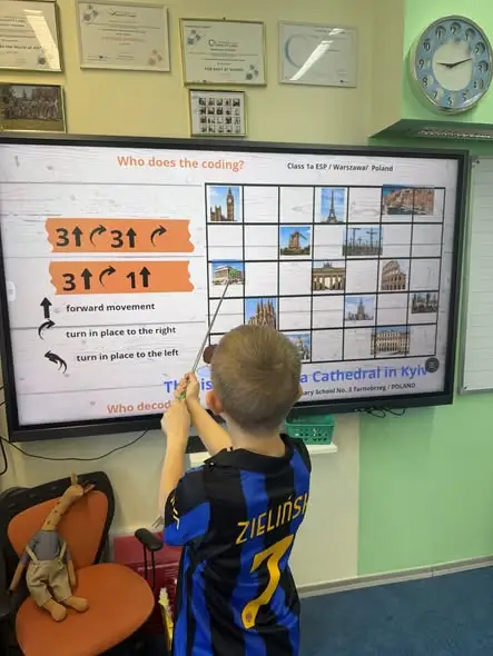 Uczniowie klasy 1a kodowali z Europą – CodeWeek 2026 w praktyce