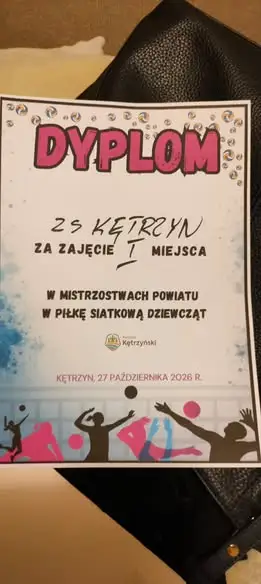 Siatkarki z ZS Kętrzyn wygrywają powiatowe zawody i awansują do rejonu