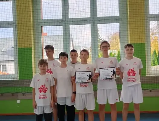 Gminne Zawody w Koszykówce 3×3 w Linii – sportowa rywalizacja i gratulacje dla zawodników